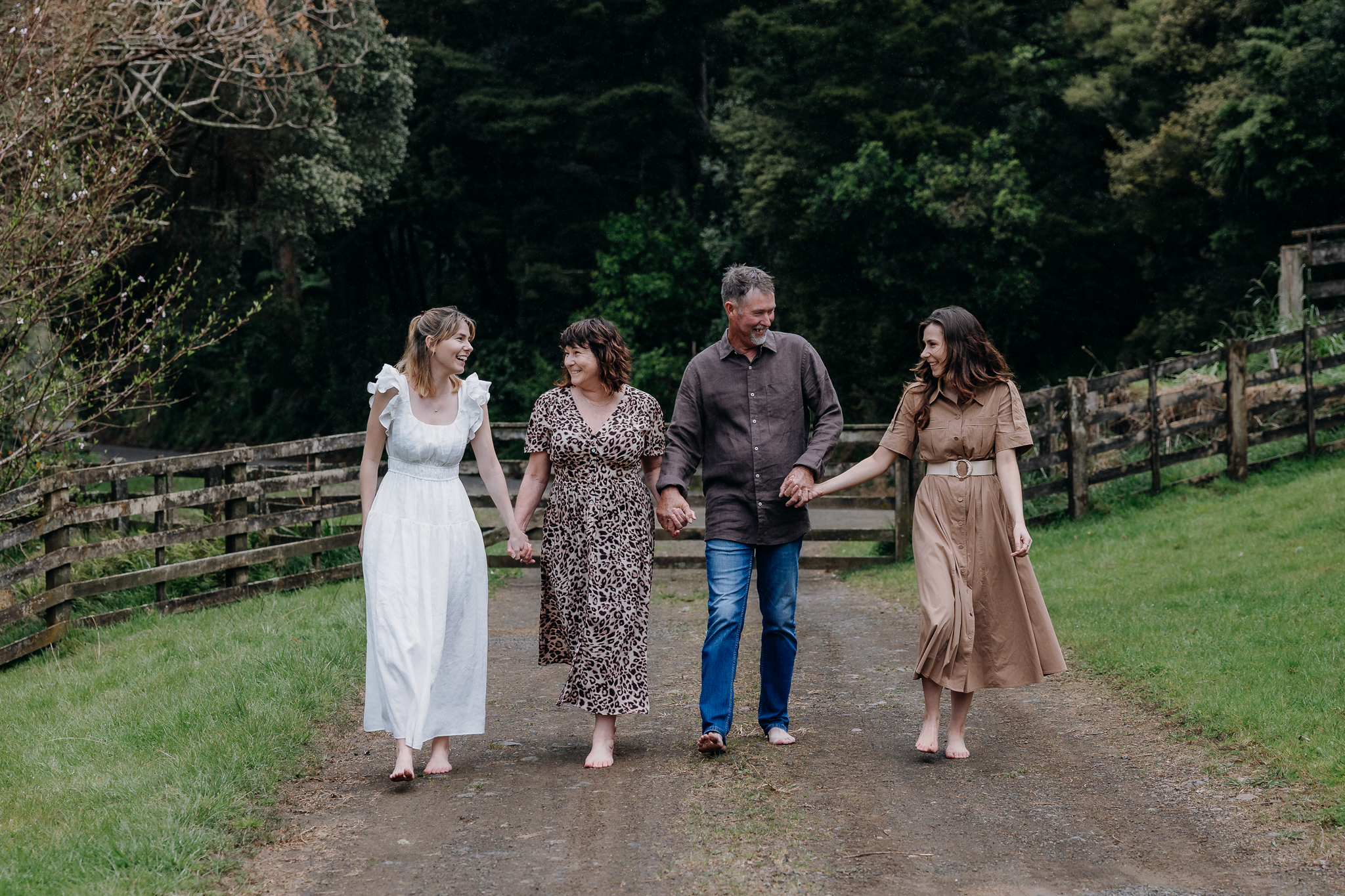 Family photo taken on a farm by Whangarei Photographer Tracey Morris Photography